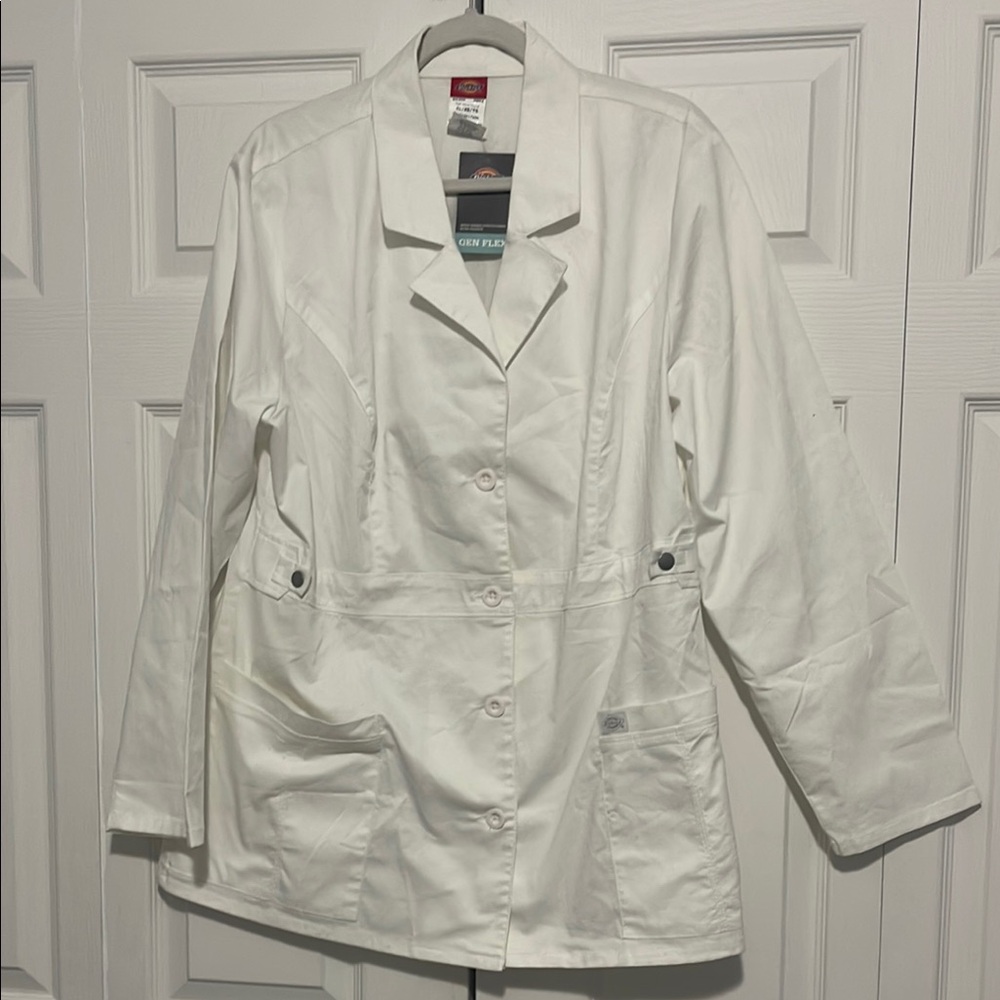 White Lab Coat buttons and waist detail